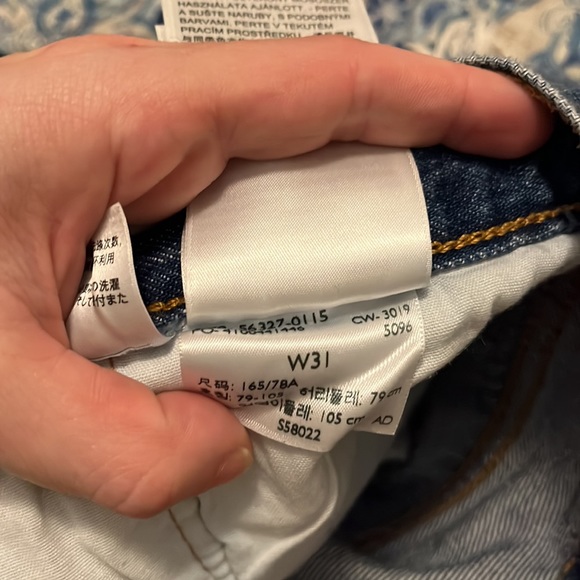 Women’s Levi shorts - Picture 6 of 6